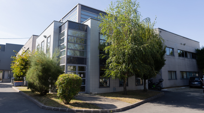 Le Made in France est un v&eacute;ritable gage de qualit&eacute; pour les solutions de bionettoyage et de d&eacute;sinfection professionnelles. Cet article pr&eacute;sente l'expertise industrielle d'Oxy'Pharm, ses technologies &eacute;coresponsables et son approche globale de la ma&icirc;trise du risque infectieux dans les secteurs de la sant&eacute;, de l'industrie, de l'agroalimentaire et du secteur v&eacute;t&eacute;rinaire.